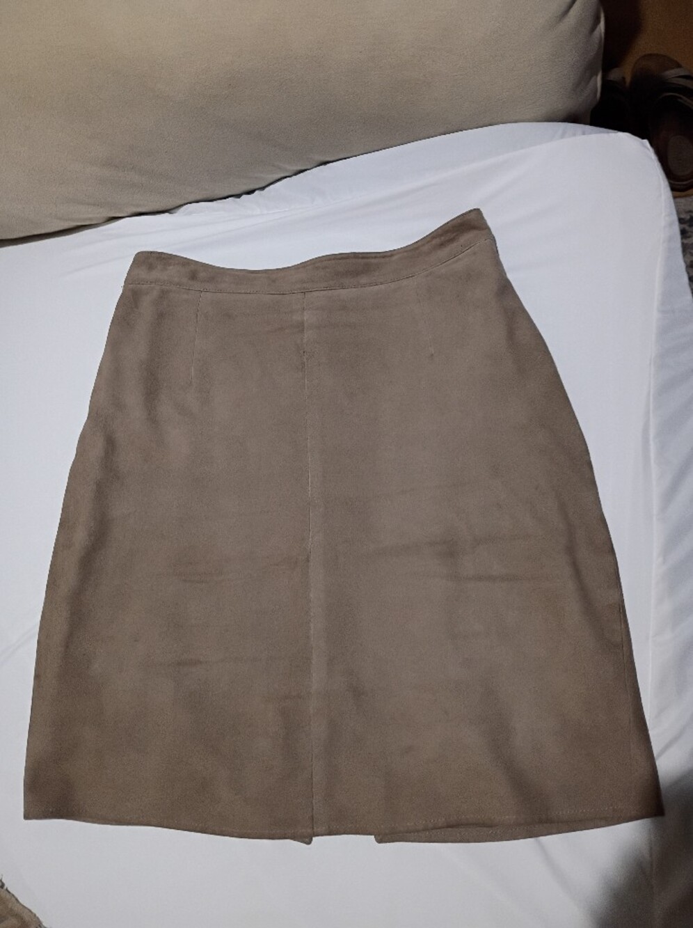 Classic Tan Suede Pencil Skirt - Women.Made In Italy - Picture 2 of 8